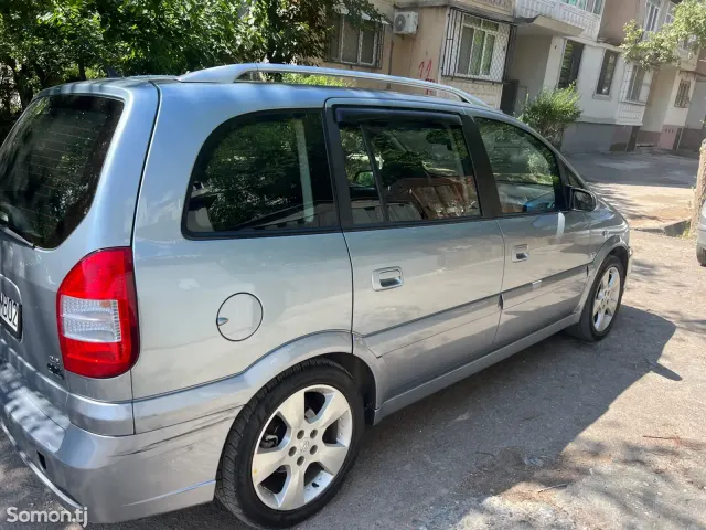 Opel Zafira 2006 · 2.2 AT
