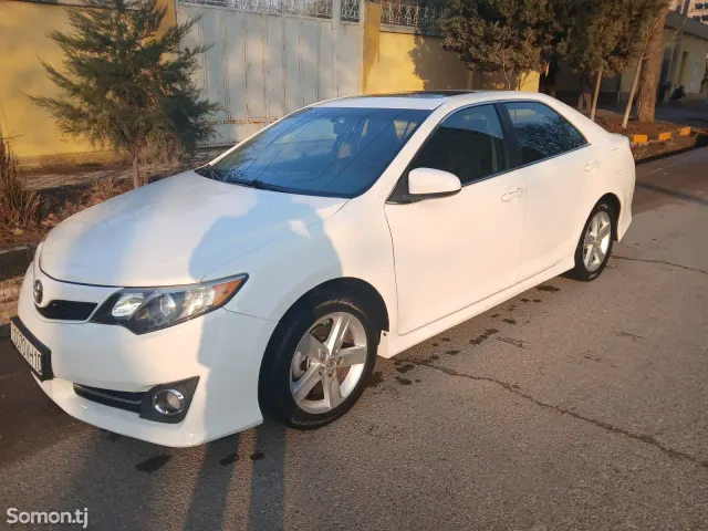 Toyota Camry 2014 · 2.5 AT