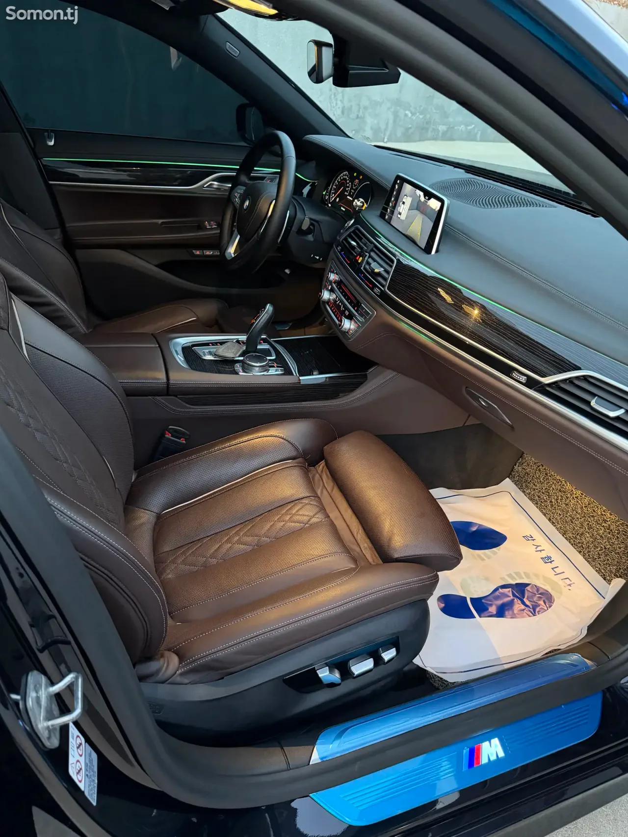 BMW 7 series 2018 · 0.4 AT