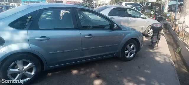 Ford Focus 2006 · 1.6 AT