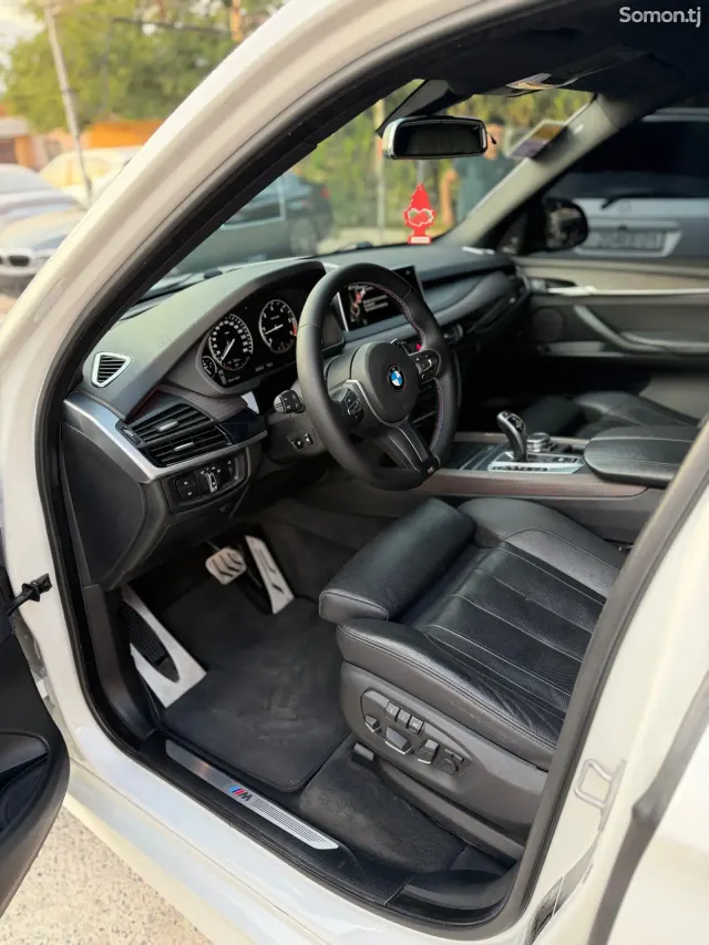 BMW X5 M 2015 · 4.0 AT