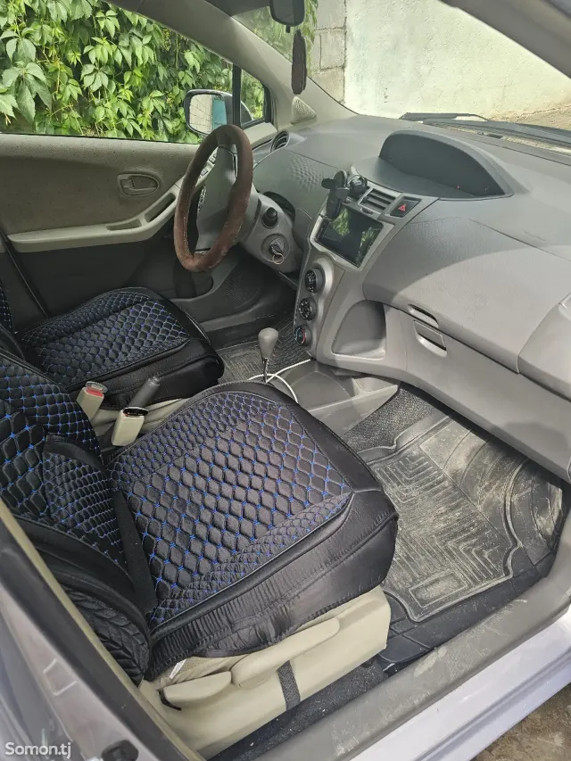 Toyota Vitz 2008 · 1.3 AT