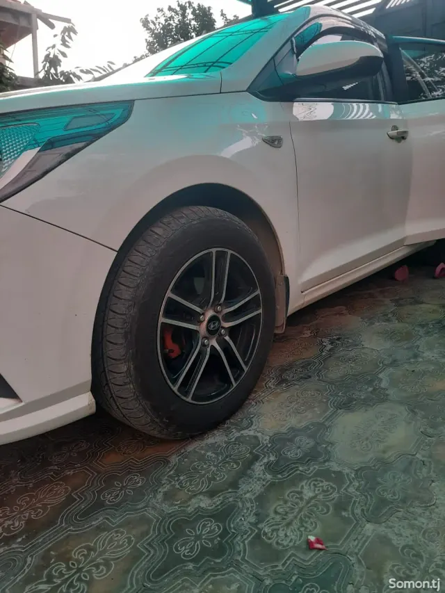 Hyundai Solaris 2022 · 1.6 AT