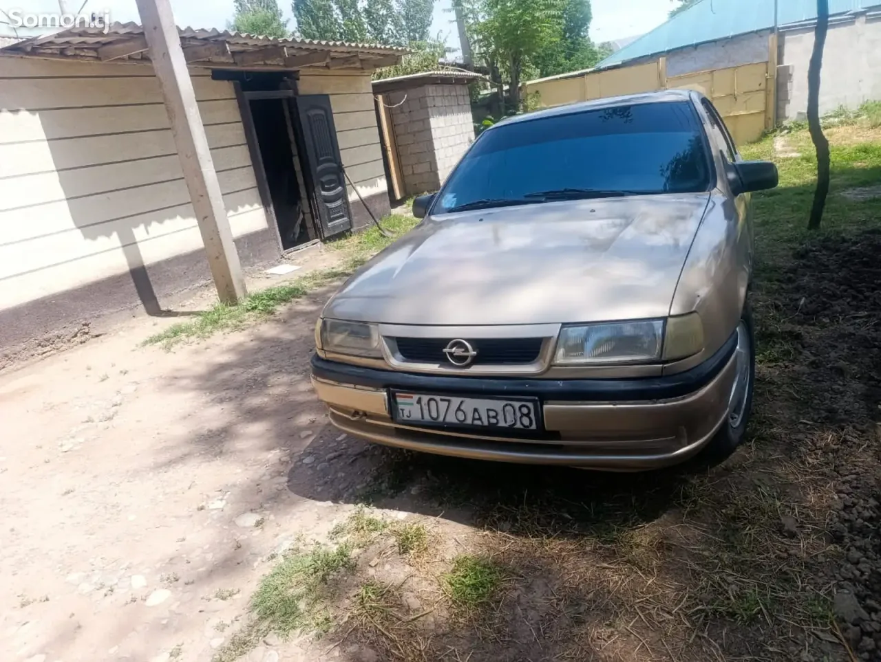 Opel Vectra C 1993 · 1.6 MT
