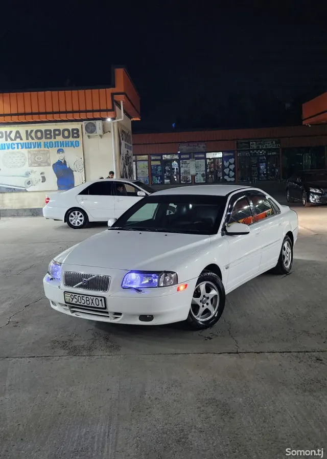 Volvo S80 2000 · 2.4 MT