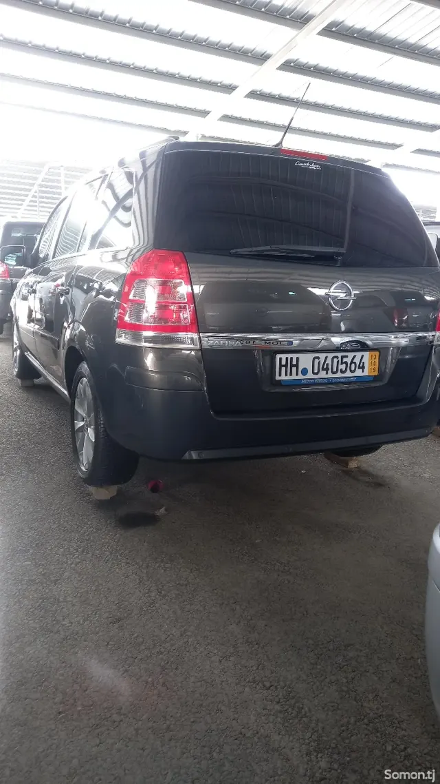 Opel Zafira 2014 · 1.8 MT