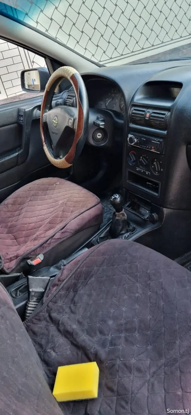 Opel Astra G 2000 · 1.6 MT