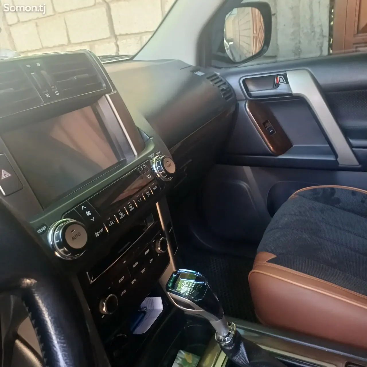 Toyota Land Cruiser Prado 2013 · 2.7 MT