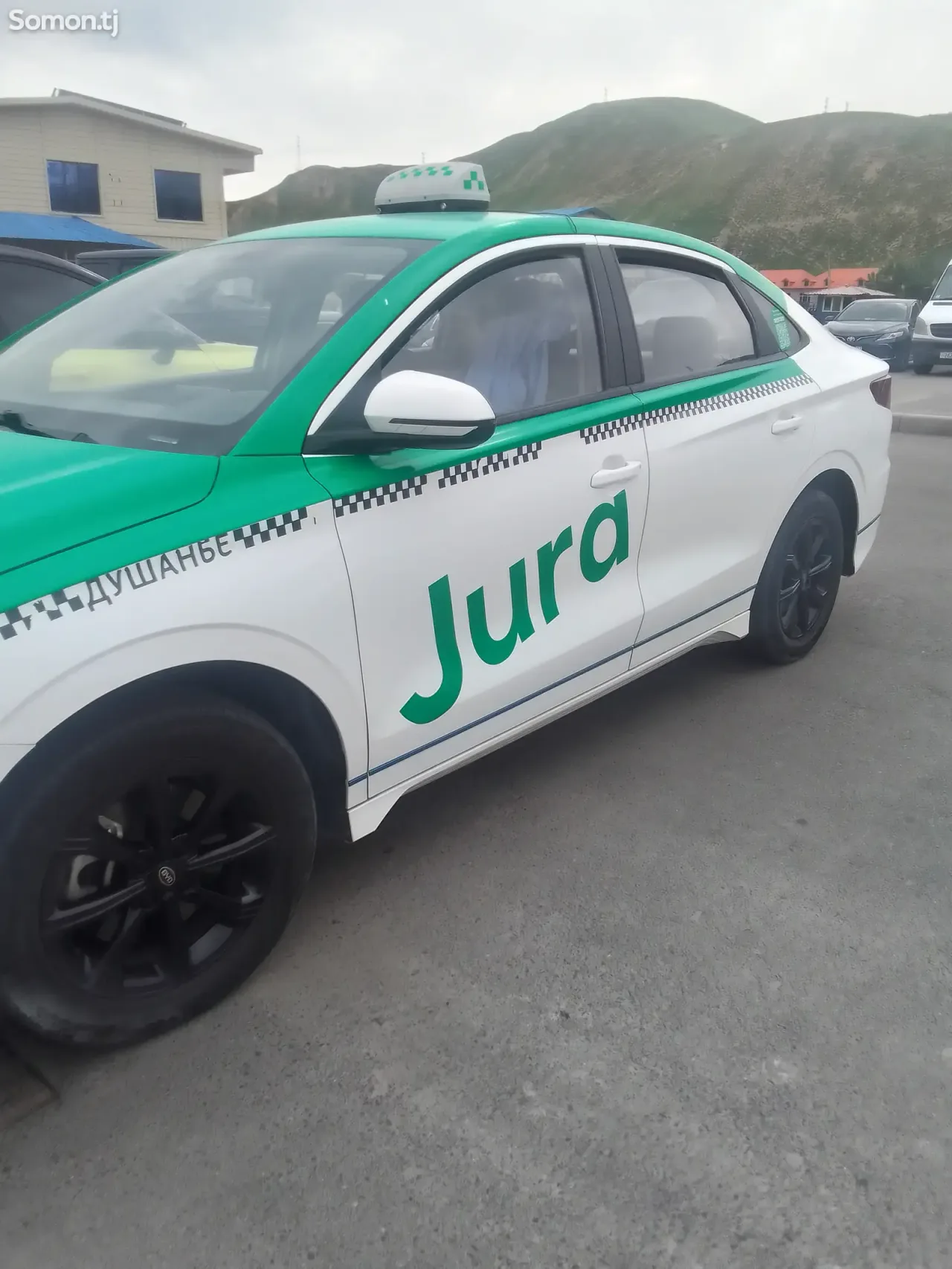BYD E2 2020 · 2.0 AT