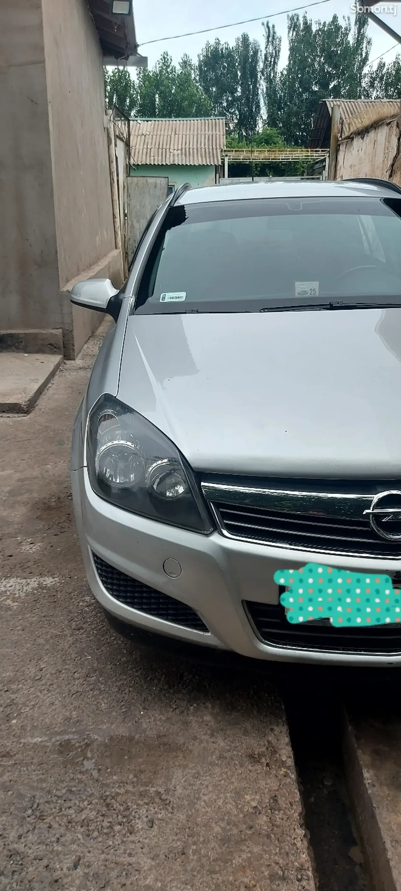Opel Astra H 2011 · 1.6 MT