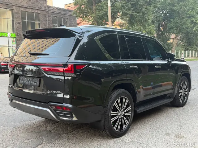 Lexus LX series 2022 · 5.0 AT