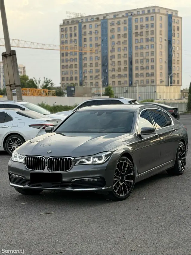 BMW 7 series 2016 · 3.0 AT