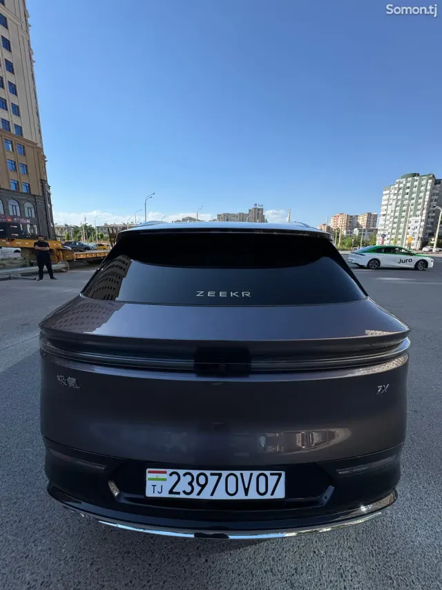 Zeekr 7X 2025 · AT