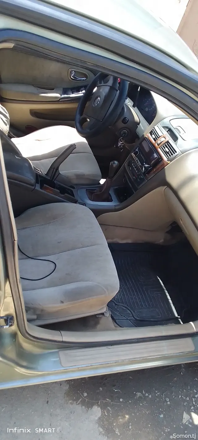 Nissan Maxima 2001 · 3.0 MT