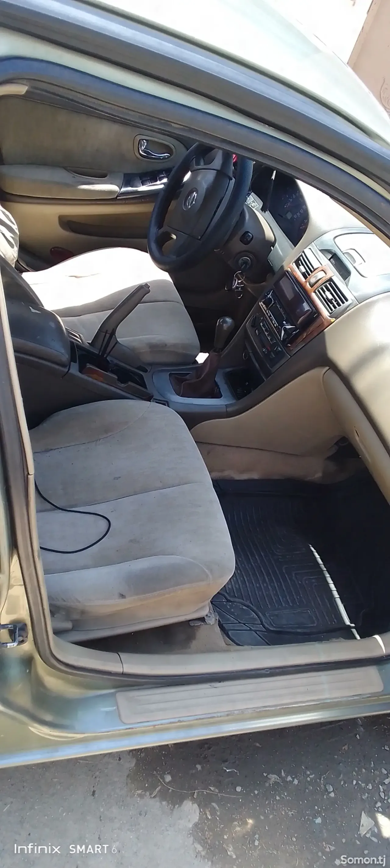 Nissan Maxima 2001 · 3.0 MT