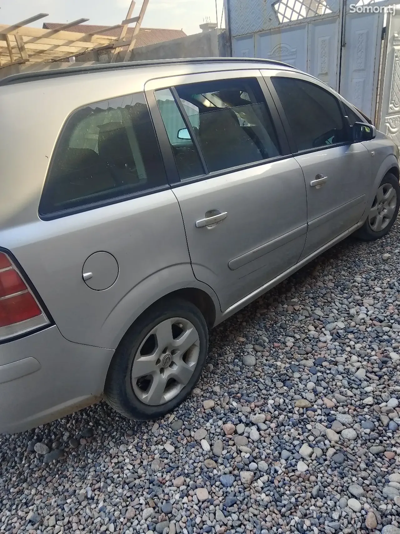 Opel Zafira 2007 · 2.2 MT