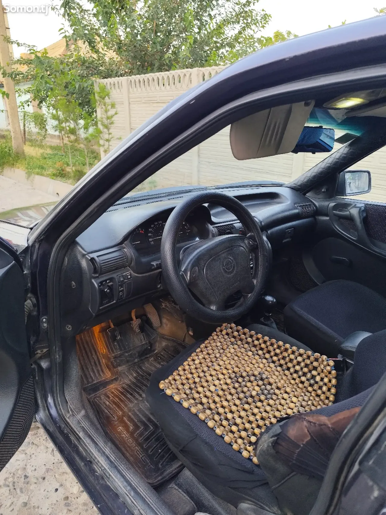 Opel Astra F 1993 · 1.6 MT