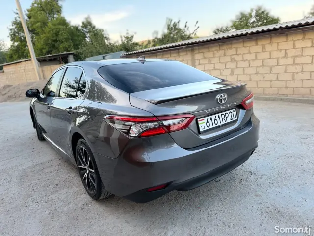 Toyota Camry 2021 · 2.5 AT