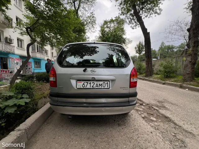 Opel Zafira 2000 · 1.8 MT