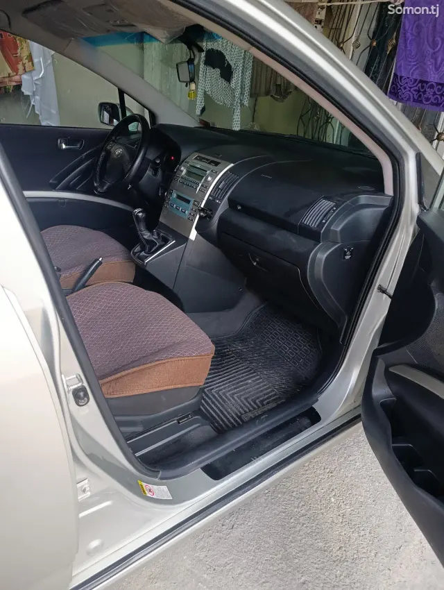 Toyota Verso 2008 · 1.8 MT