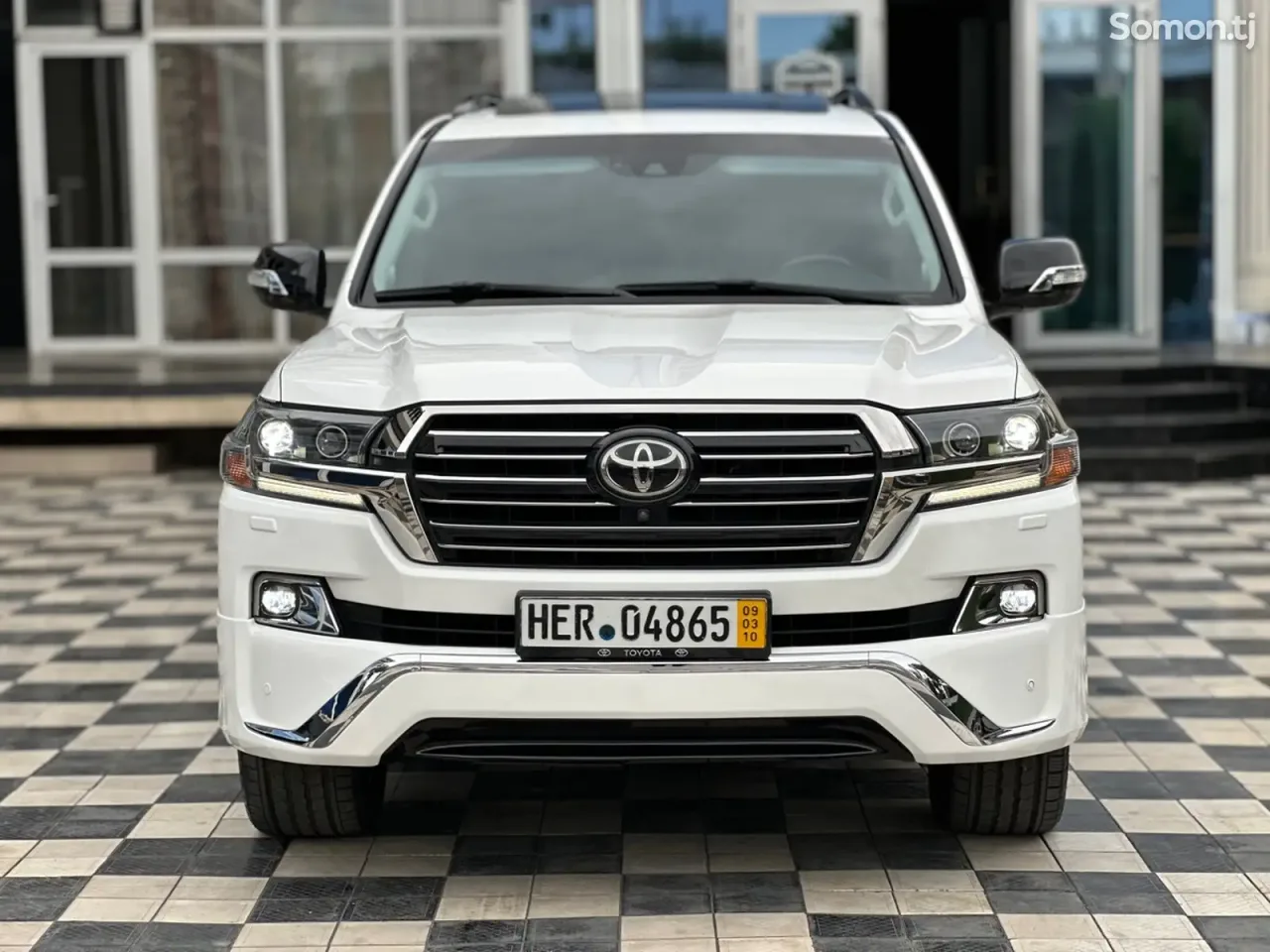 Toyota Land Cruiser 2018 · 4.6 AT