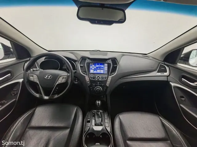 Hyundai Santa Fe 2015 · AT