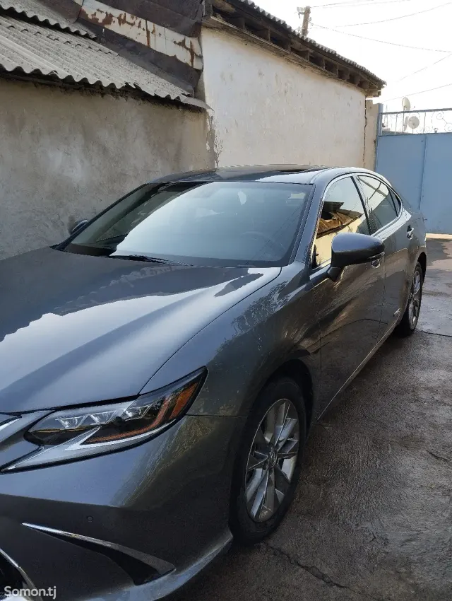 Lexus ES series 2015 · 3.0 AT