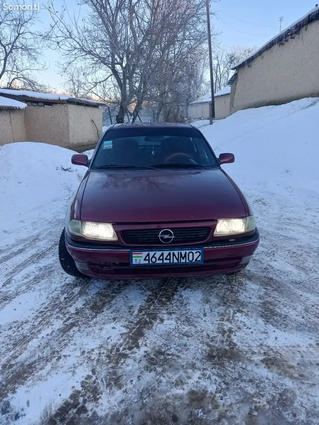 Opel Astra F 1997 · 1.6 MT