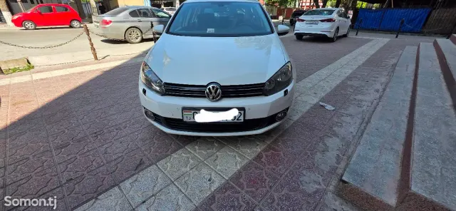 Volkswagen Golf 2010 · 2.0 AT