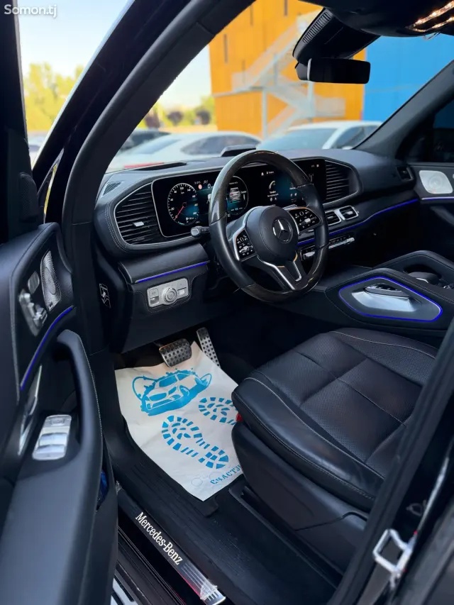 Mercedes-Benz GLS 2023 · 5.8 AT