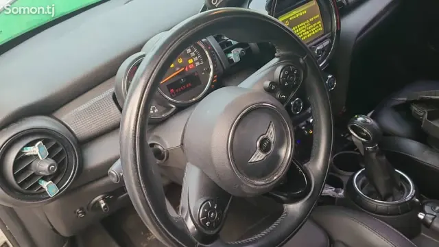 Mini Cooper 2016 · 1.7 AT