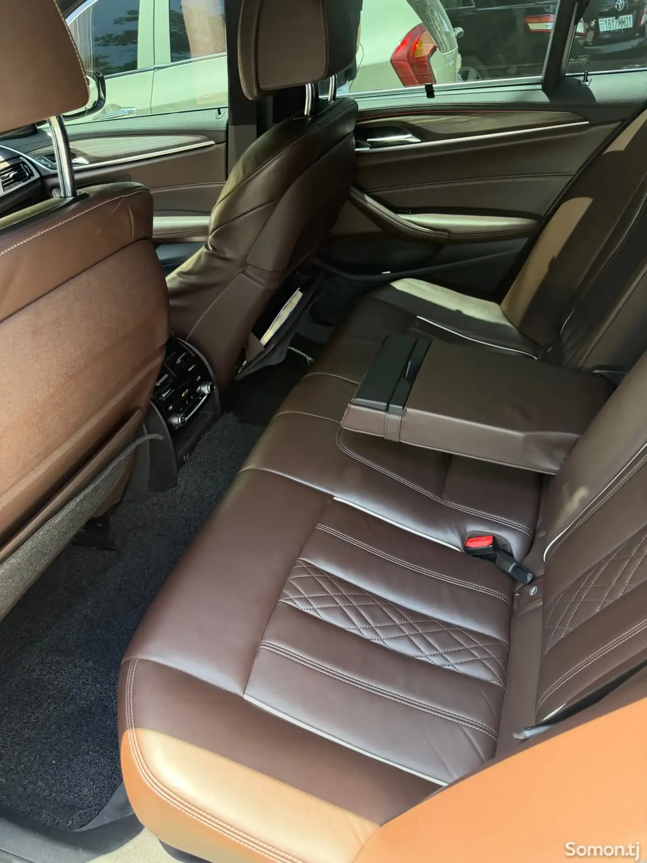 BMW 5 series 2018 · 2.0 AT
