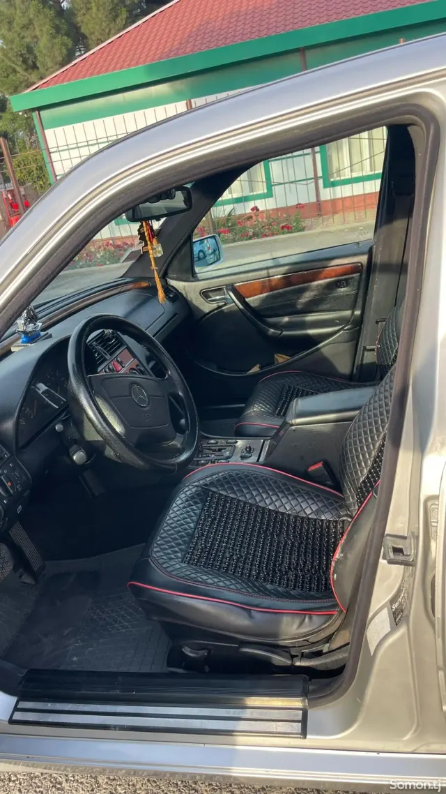 Mercedes-Benz C class 1998 · 2.0 AT