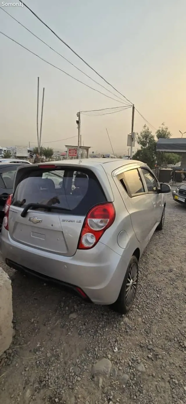 Chevrolet Spark 2014 · 1.0 AT