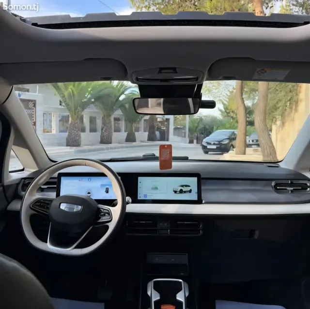 Geely Geometry E 2024 · AT