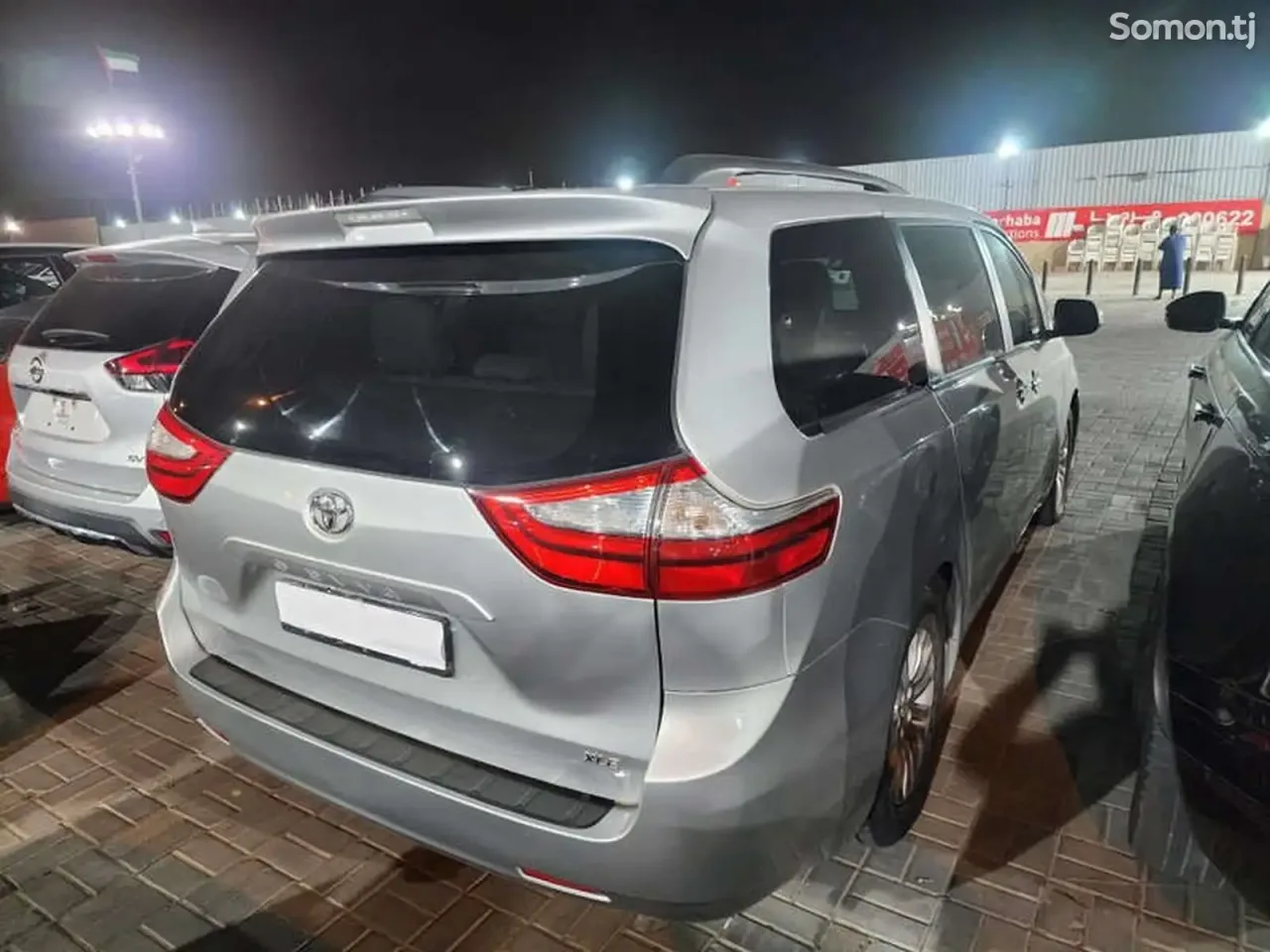 Toyota Sienna 2015 · 3.5 AT