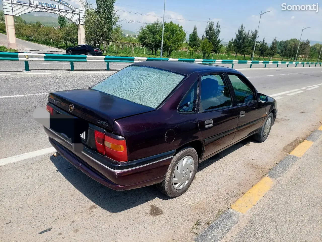 Opel Vectra A 1994 · 1.6 MT