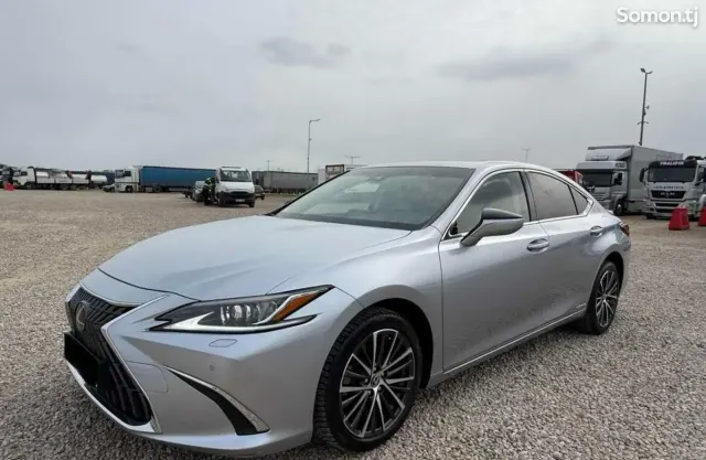 Lexus ES series 2024 · 3.0 AT