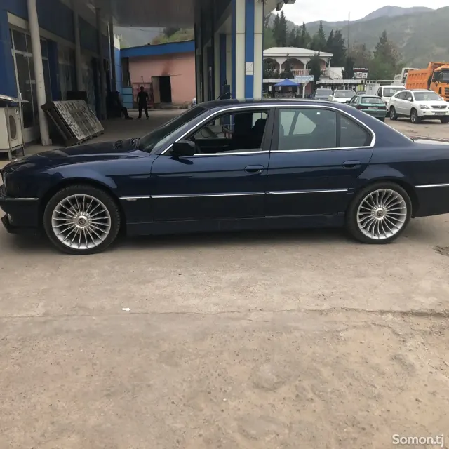 BMW 7 series 2000 · 2.8 AT