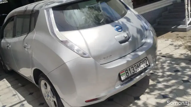 Nissan Leaf 2011 · AMT