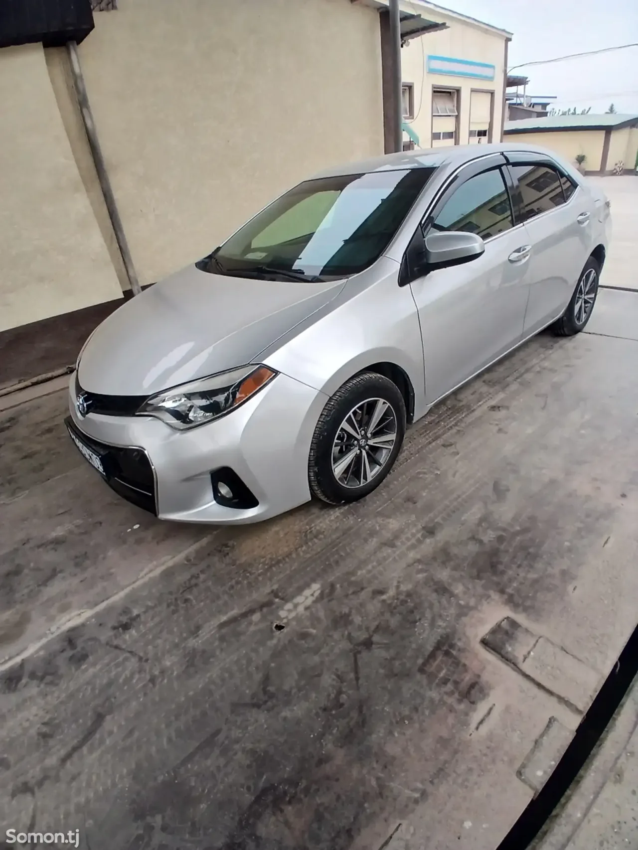 Toyota Corolla 2015 · 1.8 AT
