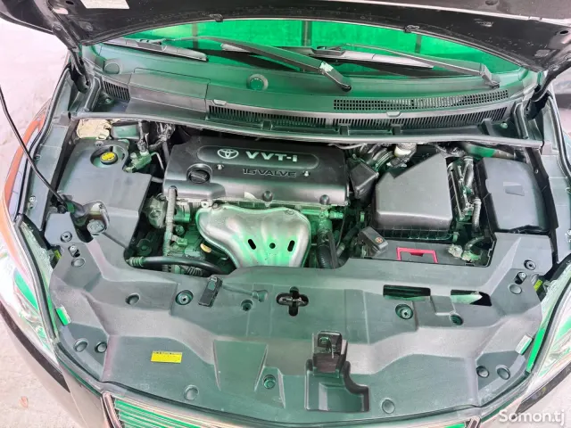 Toyota Mark X ZiO 2010 · 2.4 AT