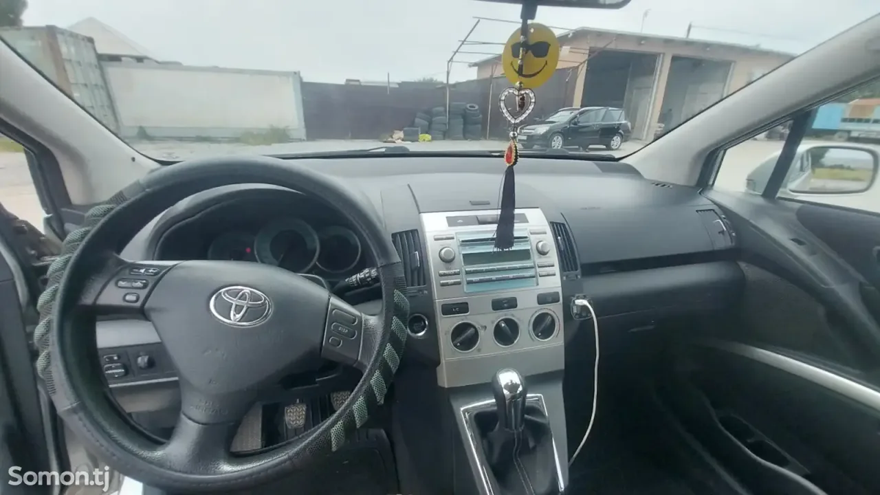Toyota Corolla Verso 2008 · 2.4 MT