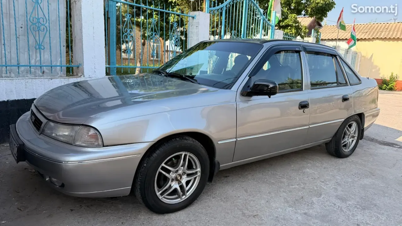 Daewoo Nexia 1995 · 1.6 MT