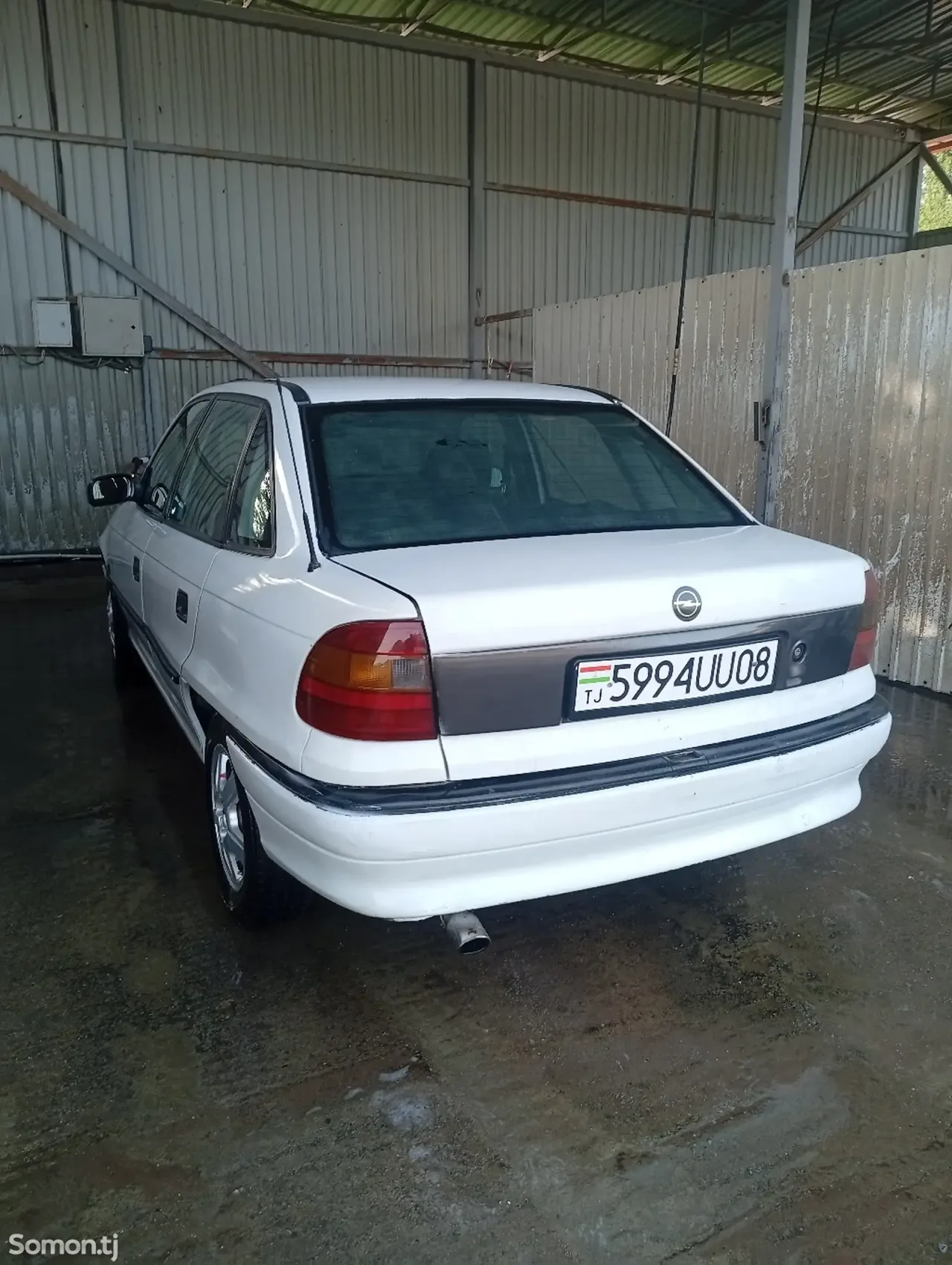Opel Astra F 1995 · 1.6 MT