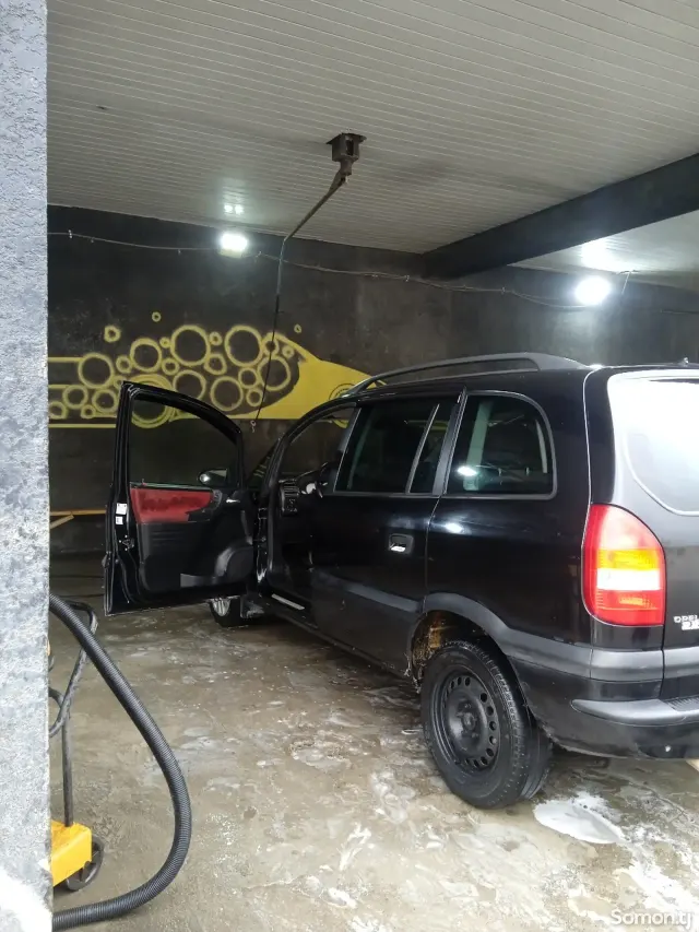 Opel Zafira 2001 · 2.2 AT
