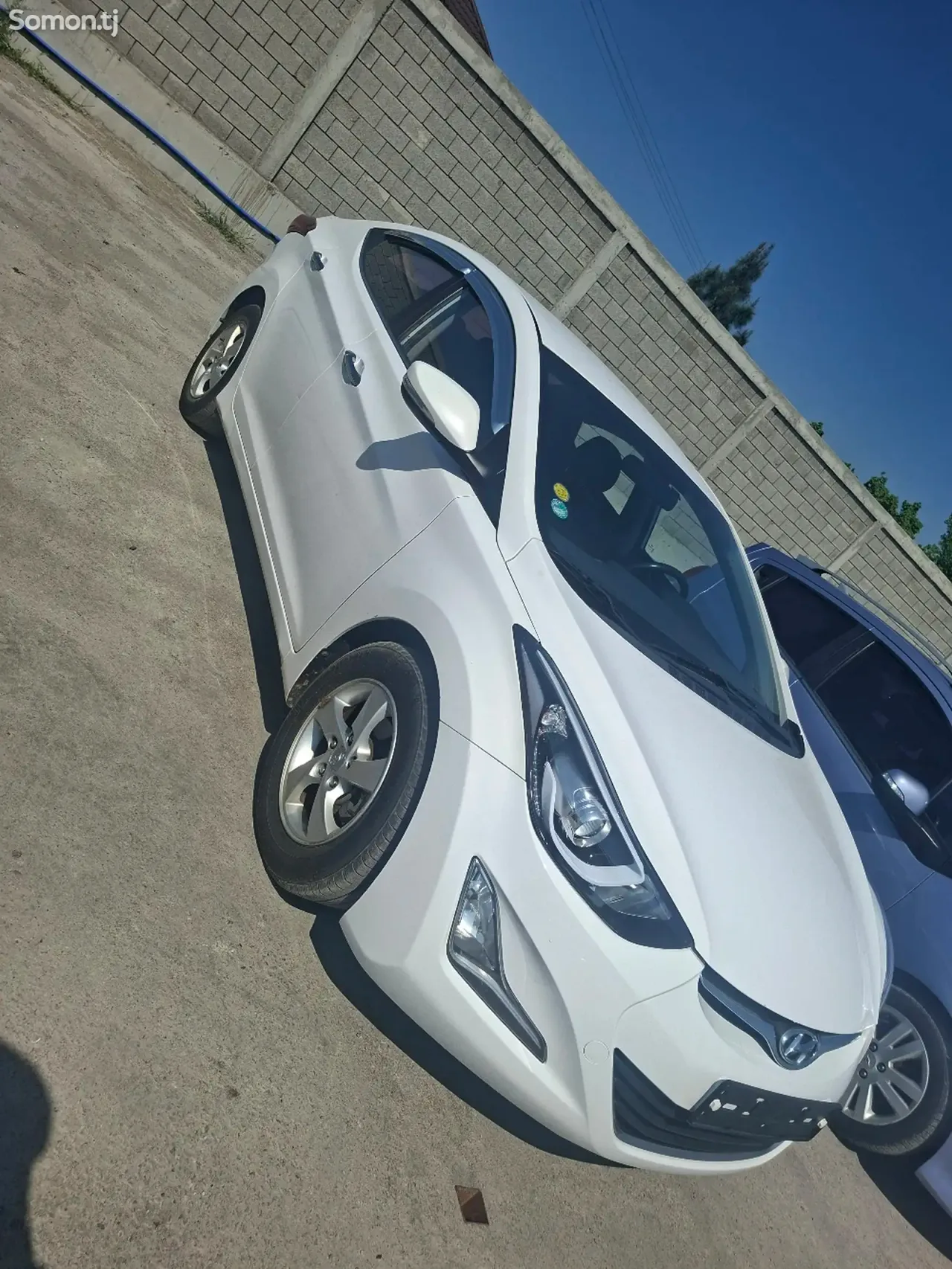 Hyundai Avante 2014 · 1.6 AT