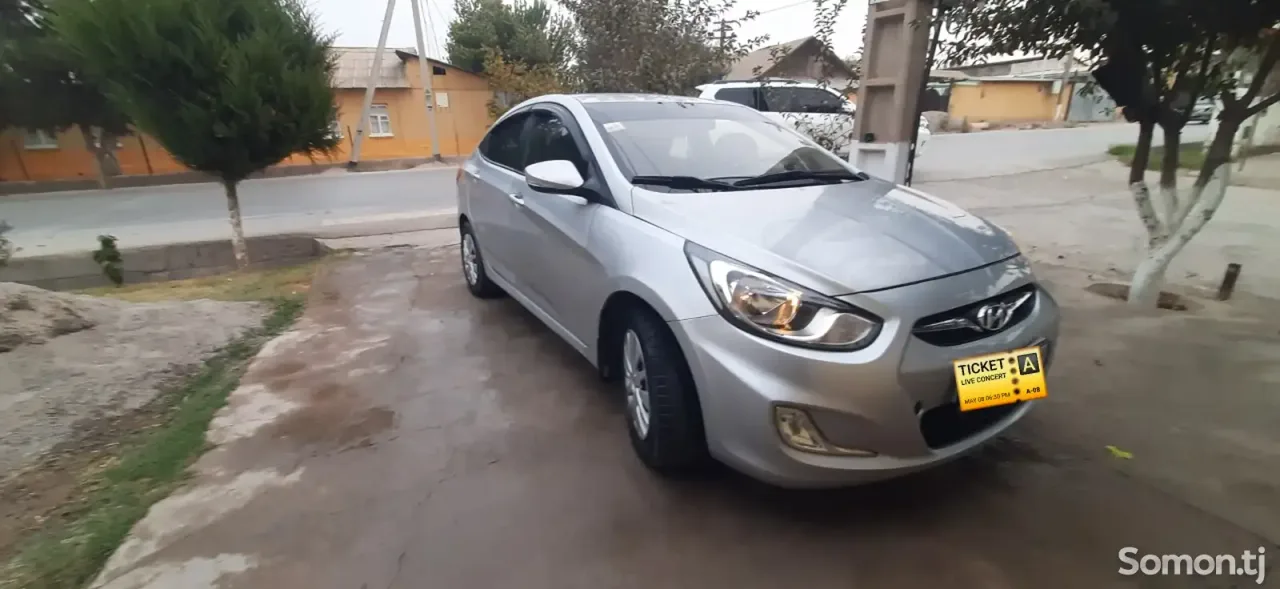 Hyundai Solaris 2013 · 1.6 AT