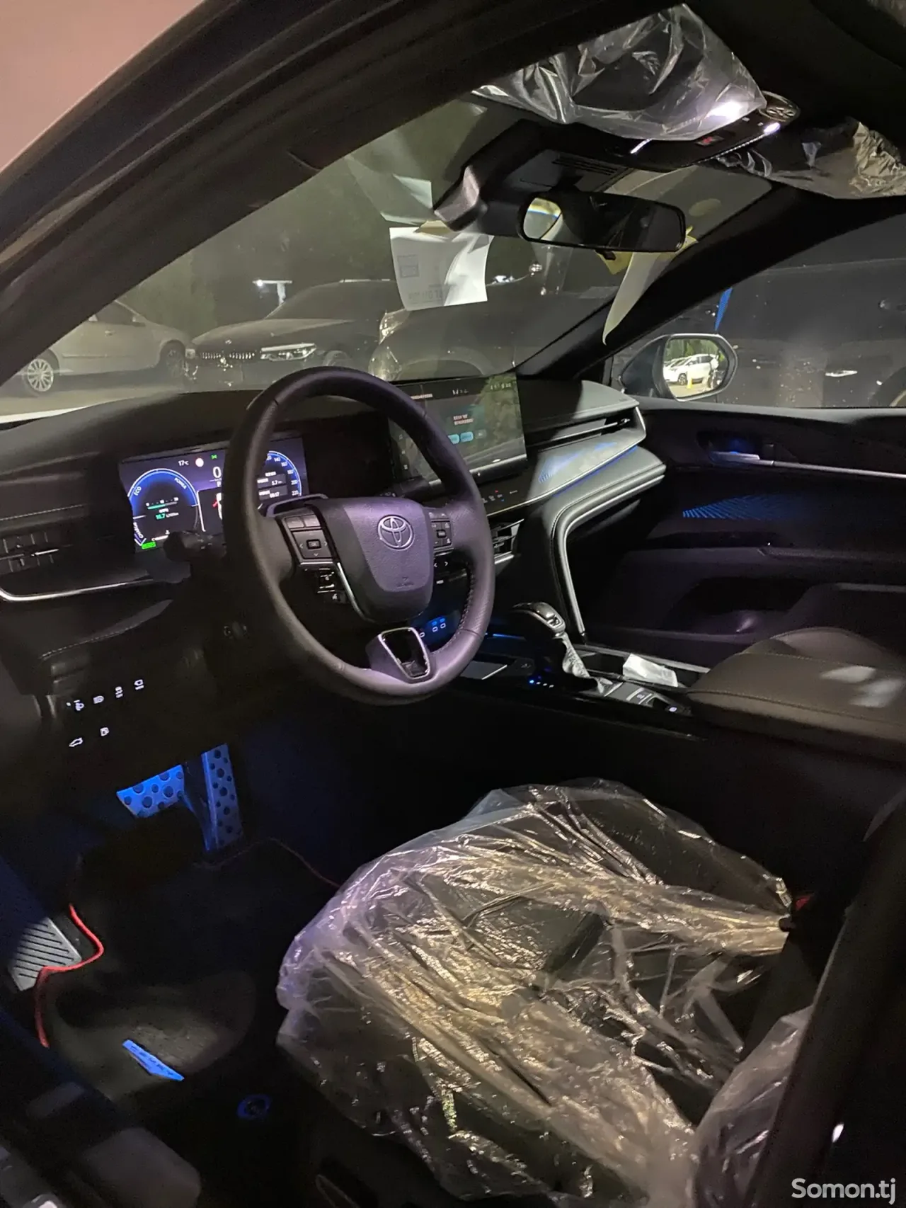 Toyota Camry 2026 · AT