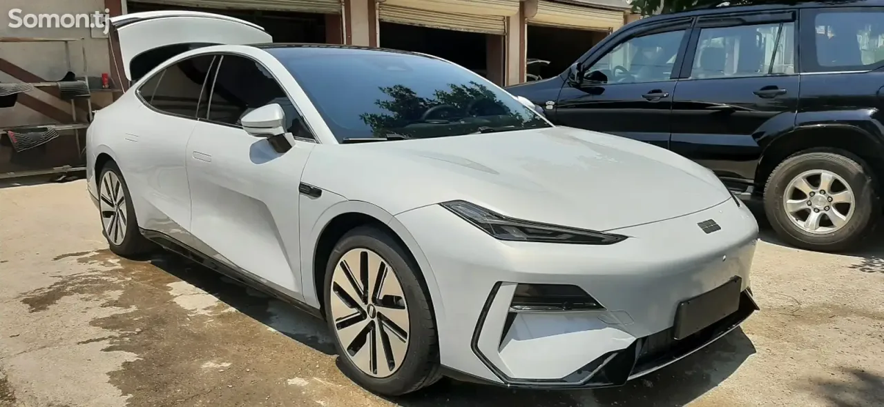 Geely Galaxy E8 2024 · AT